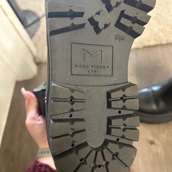 black marc fisher platform boots size 6.5 - Picture 5 of 6